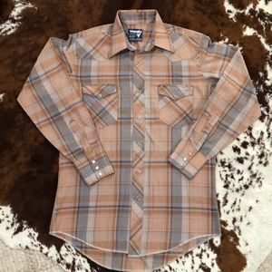 Vintage Wrangler Pearl snap long sleeved shirt